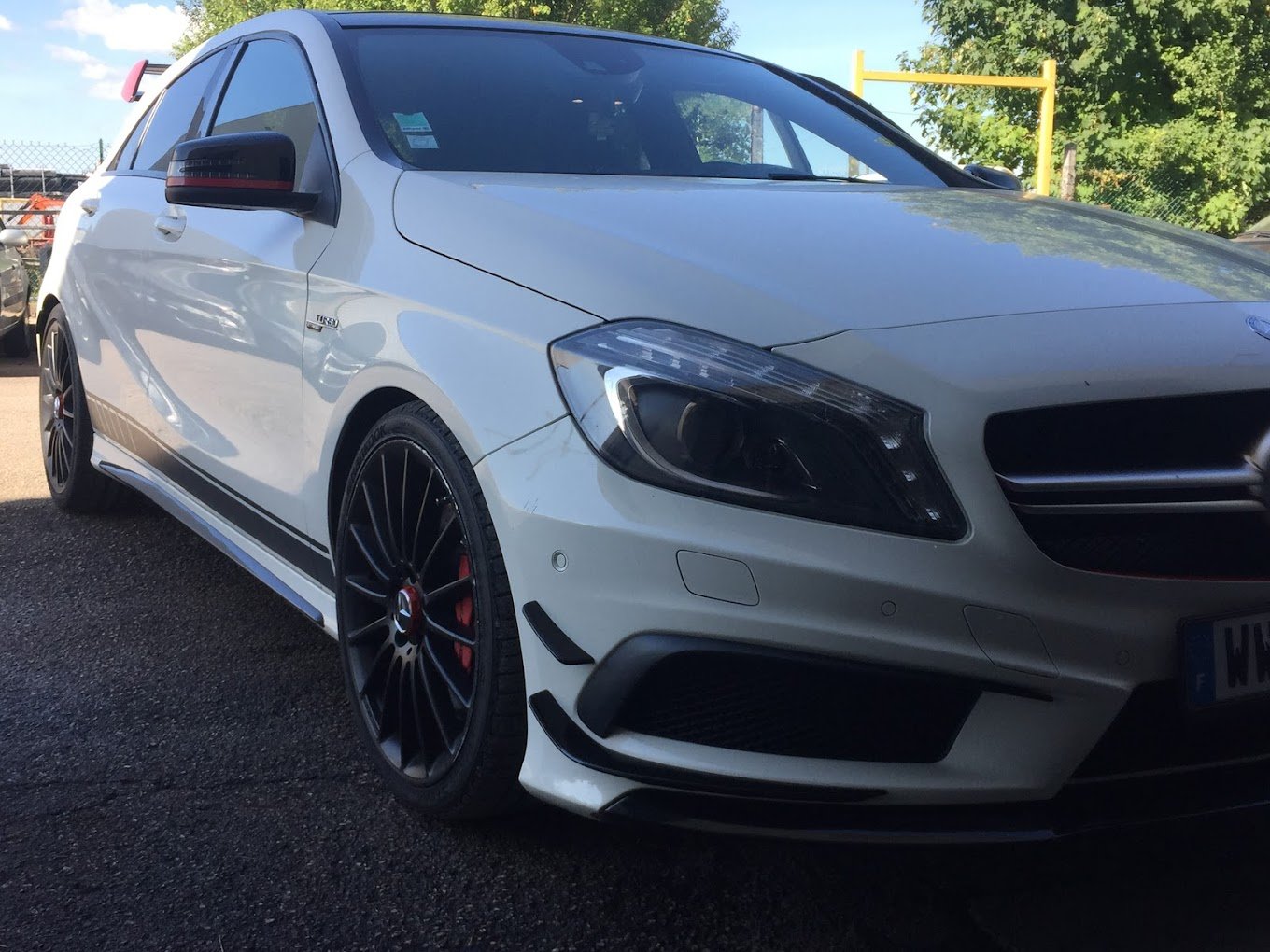 Travail de peinture automobile